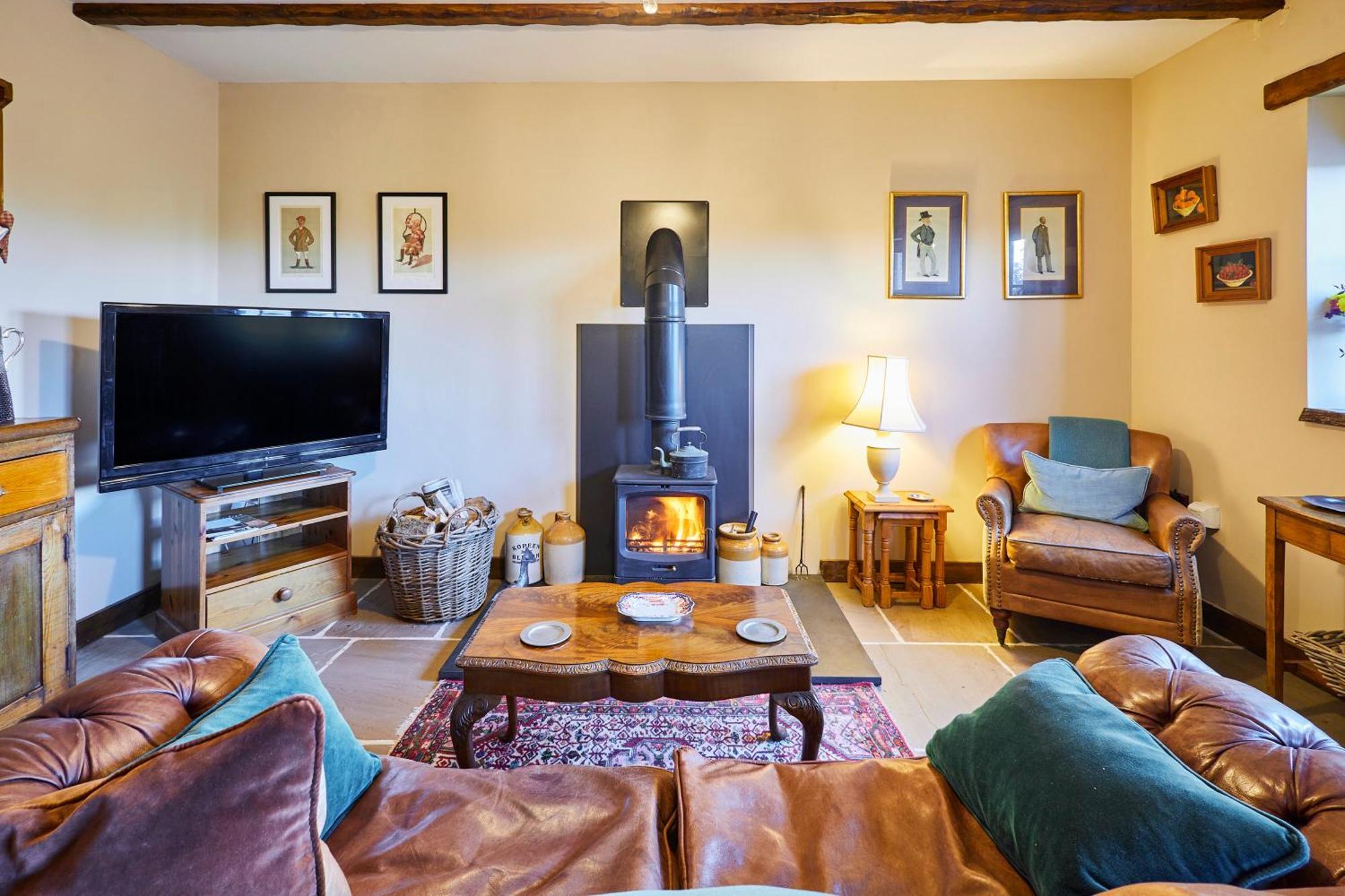 Charming Country Cottage With Oak Beams In Historic Setting, Brecon Beacons Retreat Llangadog Exterior foto